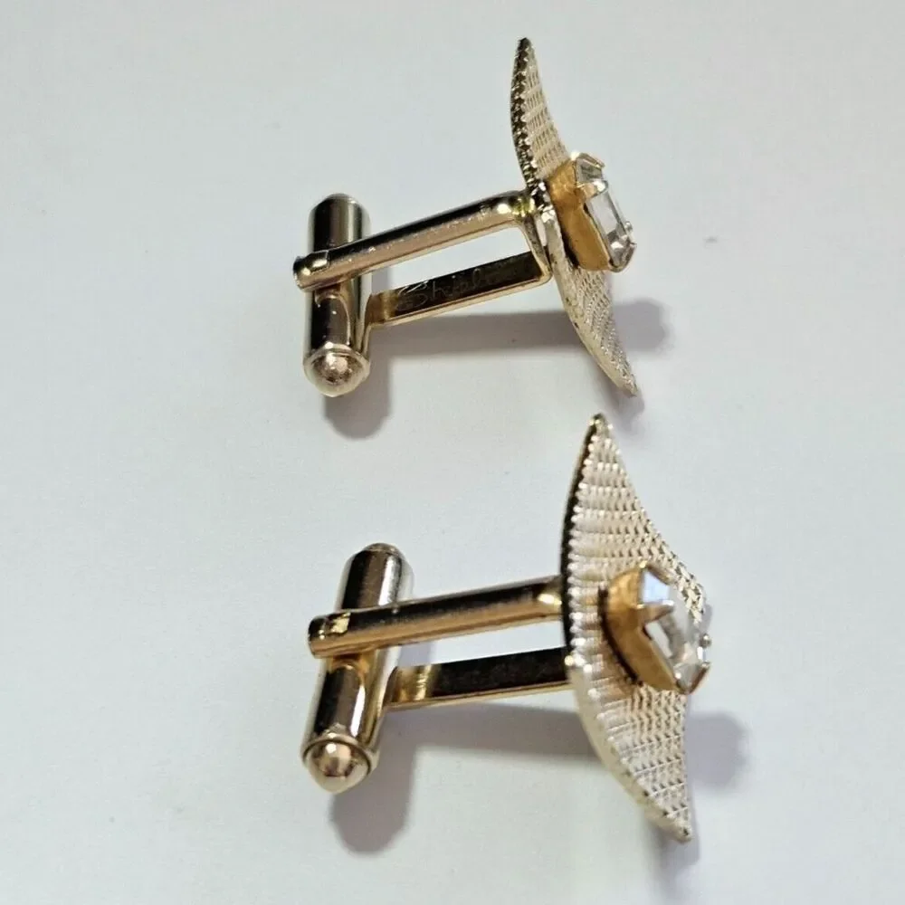 *Sale* Shield's vintage gold tone cufflinks